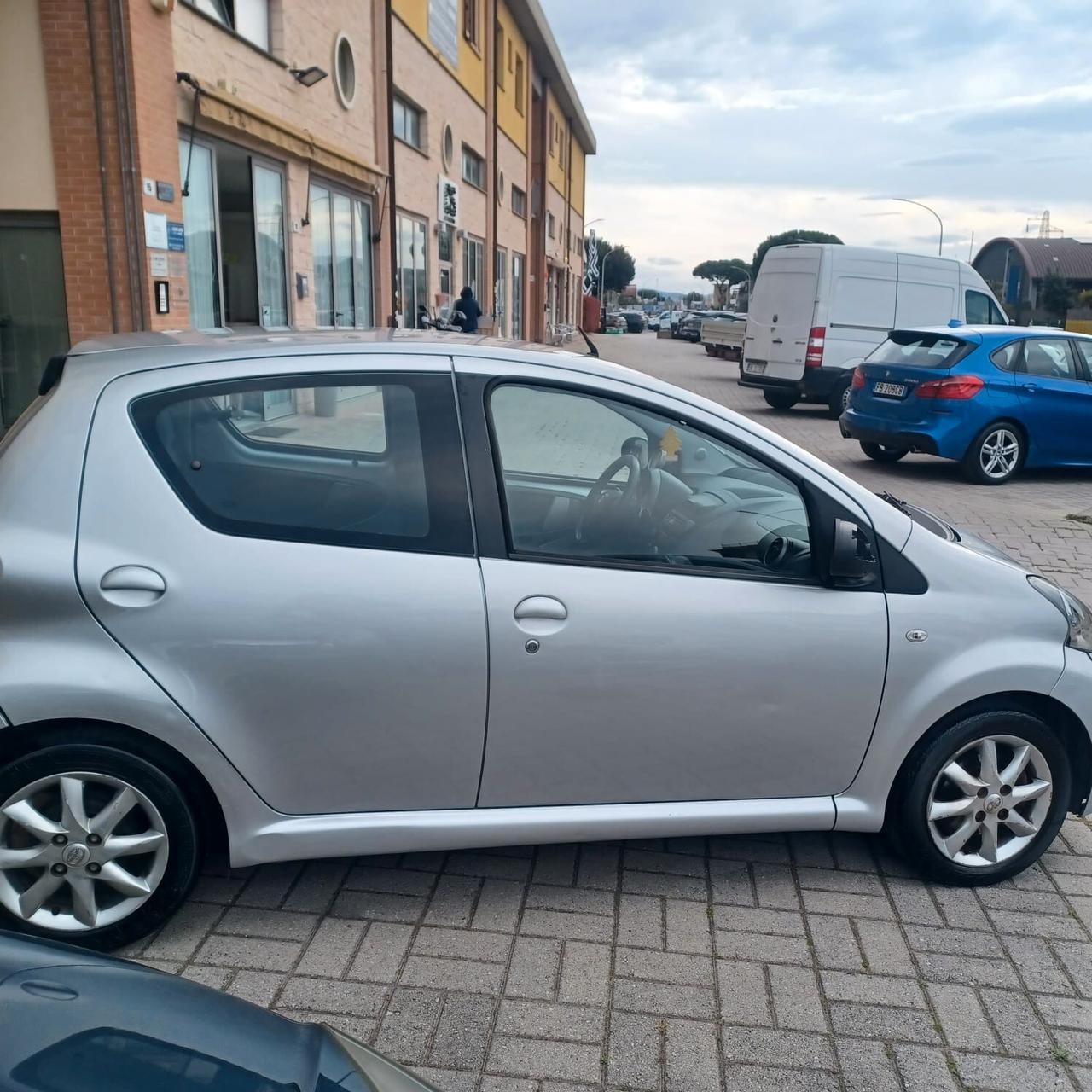 135.048 KM AYGO 1.0 NEOPATENTATI AUTOMATICA