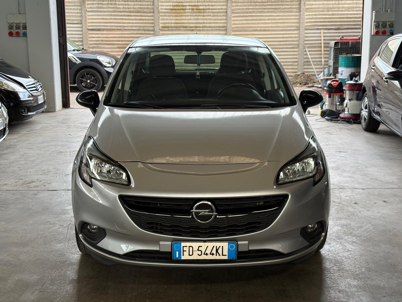 Opel Corsa 1.2 5 porte b-Color