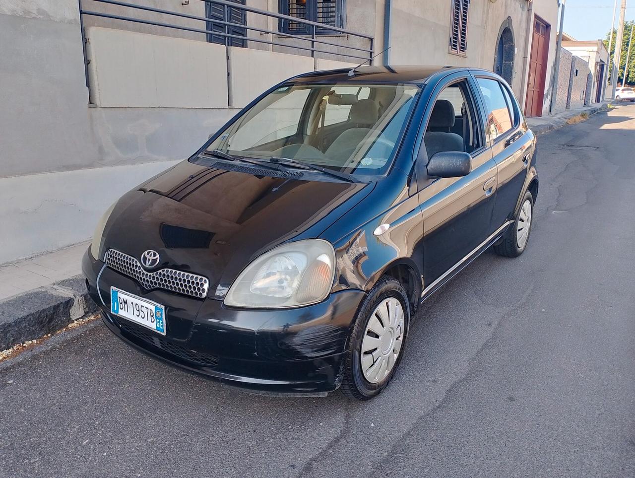 Toyota Yaris 1.0i 16V cat 5 porte