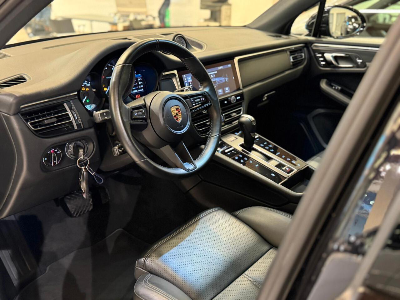 Porsche Macan 2.0 Rent to buy