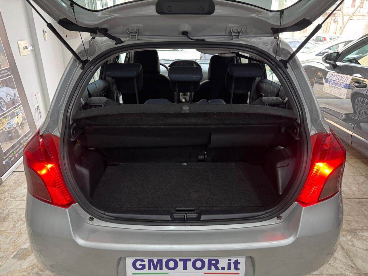 Toyota Yaris 1.0 benzina 5 porte Sol