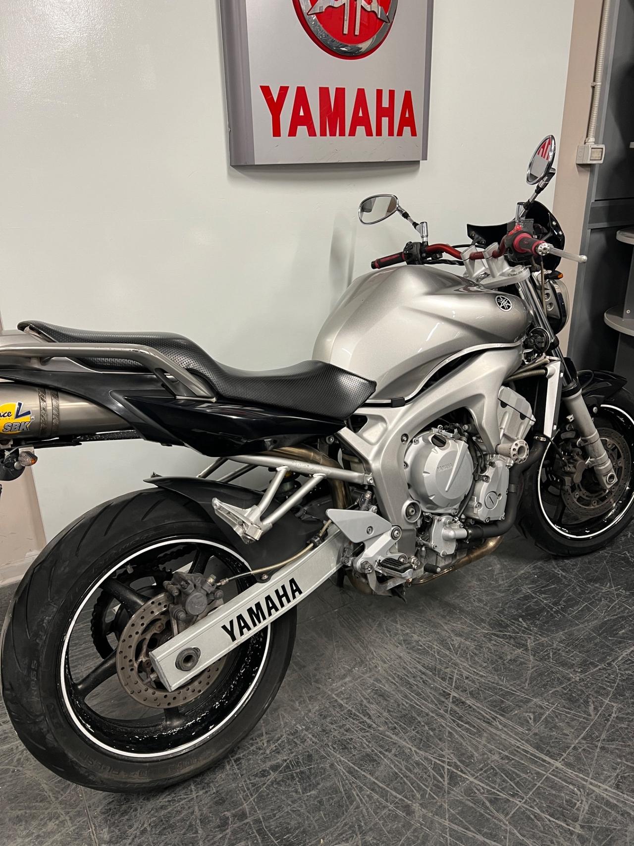 Yamaha FZ6