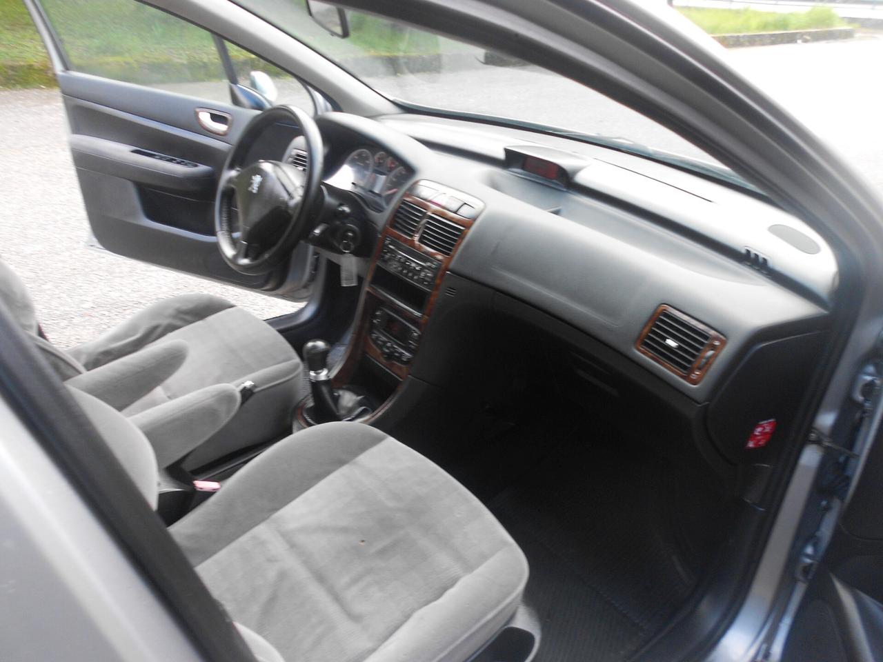 307 BERLINA,2.0hdi(VELLUTO-RADICA-CLIMATRONIC)