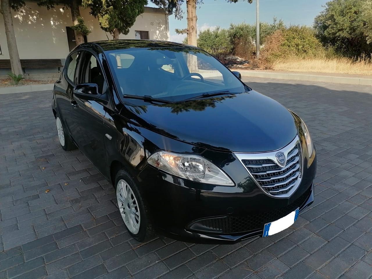 Lancia Ypsilon 1.2 Benz/GPL. - 2013