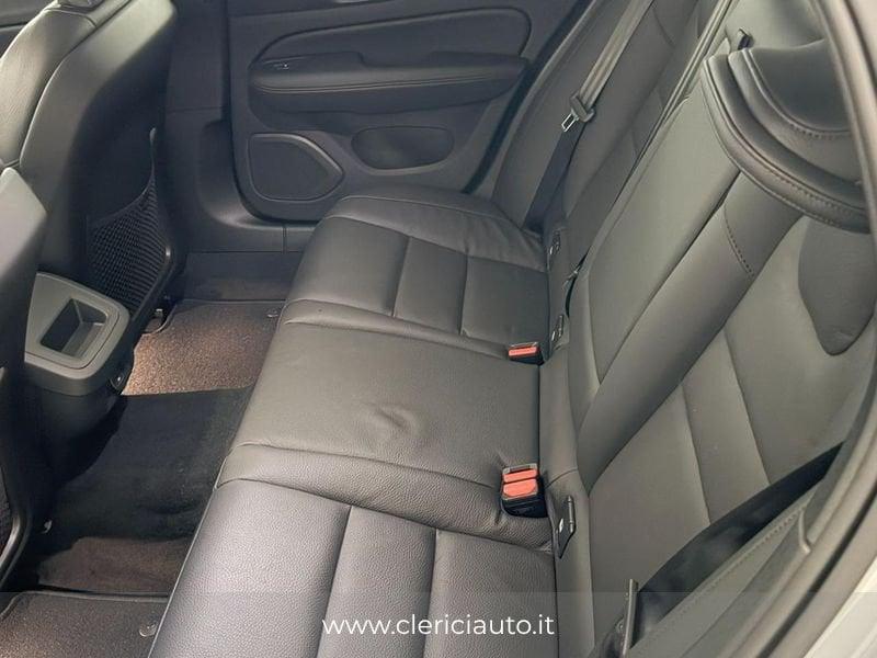 Volvo V60 B3 automatico Plus Dark