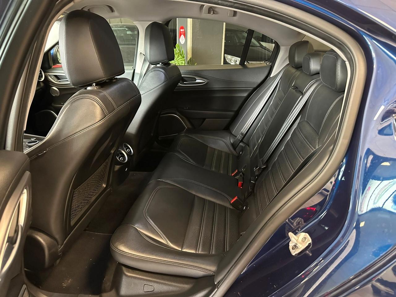 Alfa Romeo Giulia 2.2 Turbodiesel 210 CV AT8 AWD Q4 Veloce