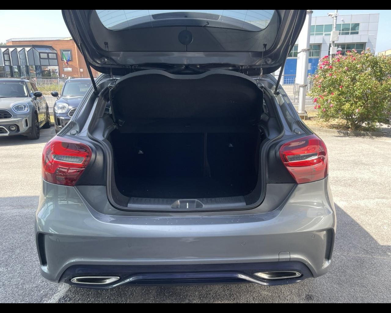 Mercedes-Benz Classe A (W176) - A 180 d Automatic Premium