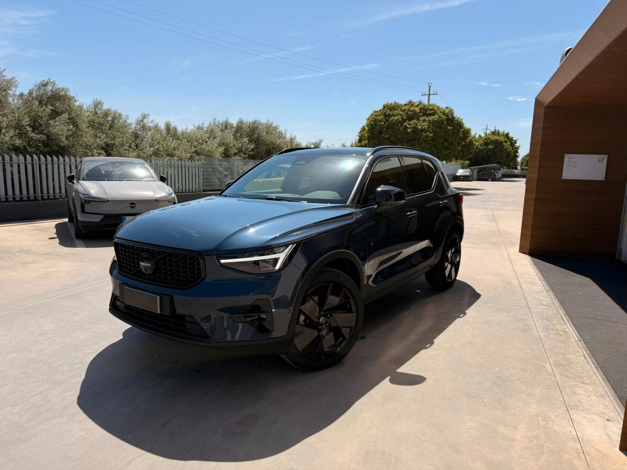 Volvo XC40 B3 automatico Ultra Black Edition