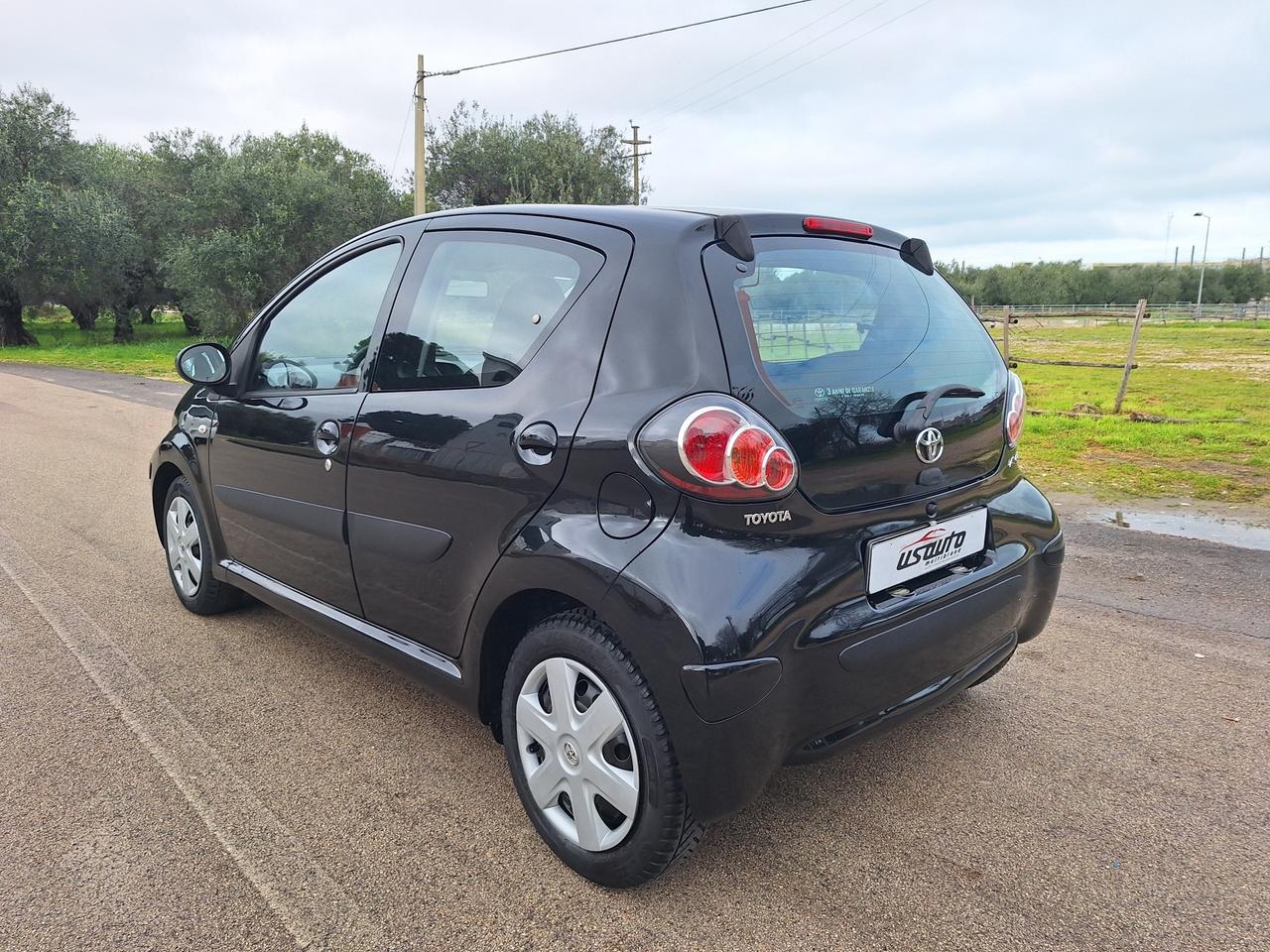 Toyota Aygo 1.0 VVT-i 5 porte Active 2012