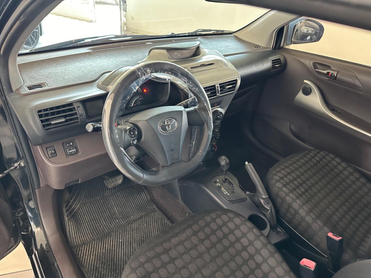 Toyota iQ 1.0 Sol