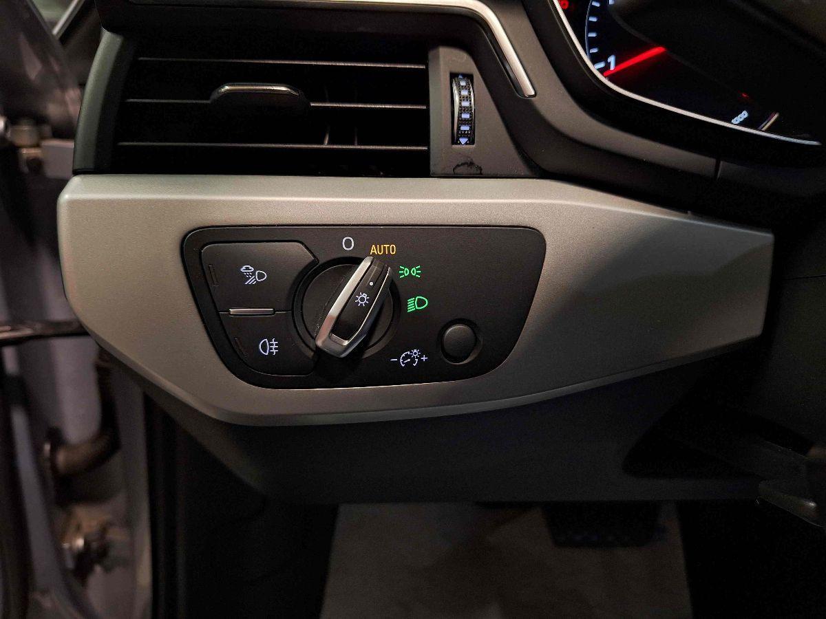 AUDI A4 Avant 35 TDI S tr Sport - 8 GOMME - APPLE - VETRI SCURI - GAR.24 MESI