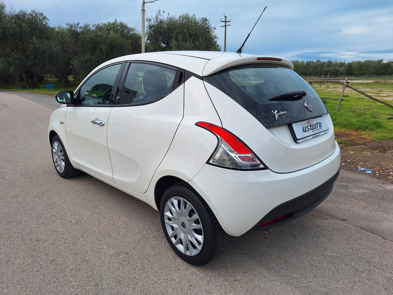 Lancia Ypsilon 1.2 69 CV 5 porte Silver PERFETTA
