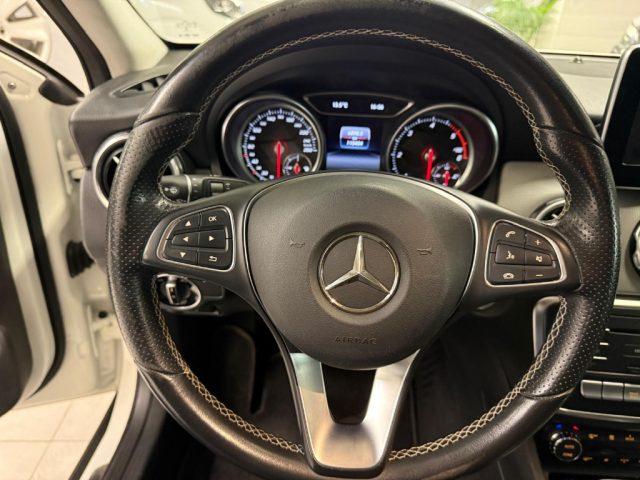 MERCEDES-BENZ GLA 180 d Premium