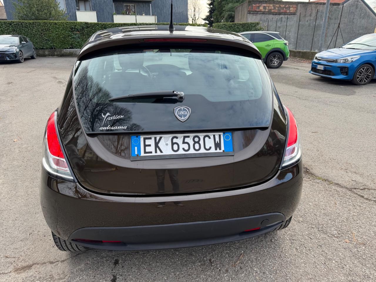 Lancia Ypsilon 1.2 69 CV Unyca