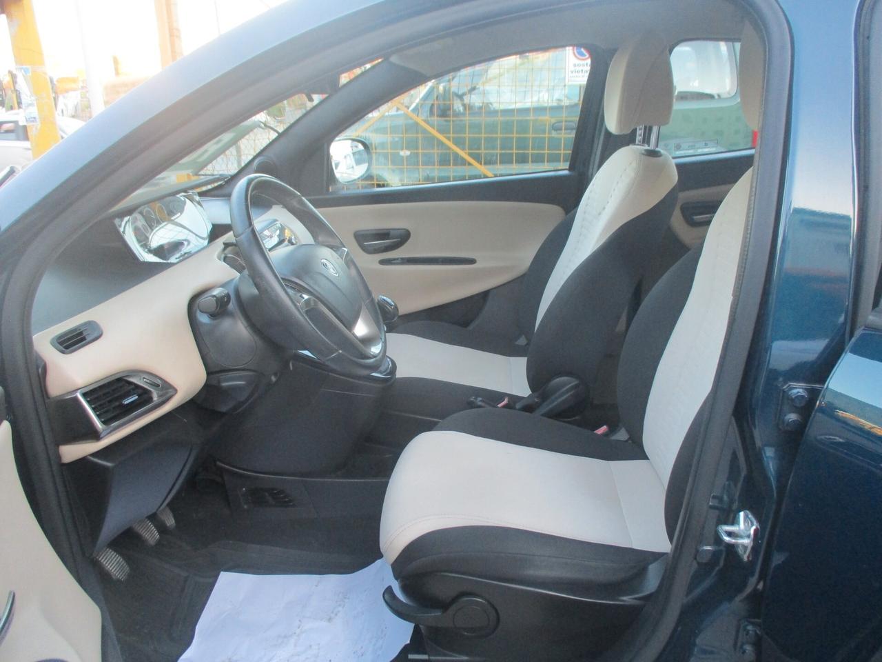 Lancia Ypsilon 1.2 69 CV 5 porte GPL Ecochic 30th Anniversary