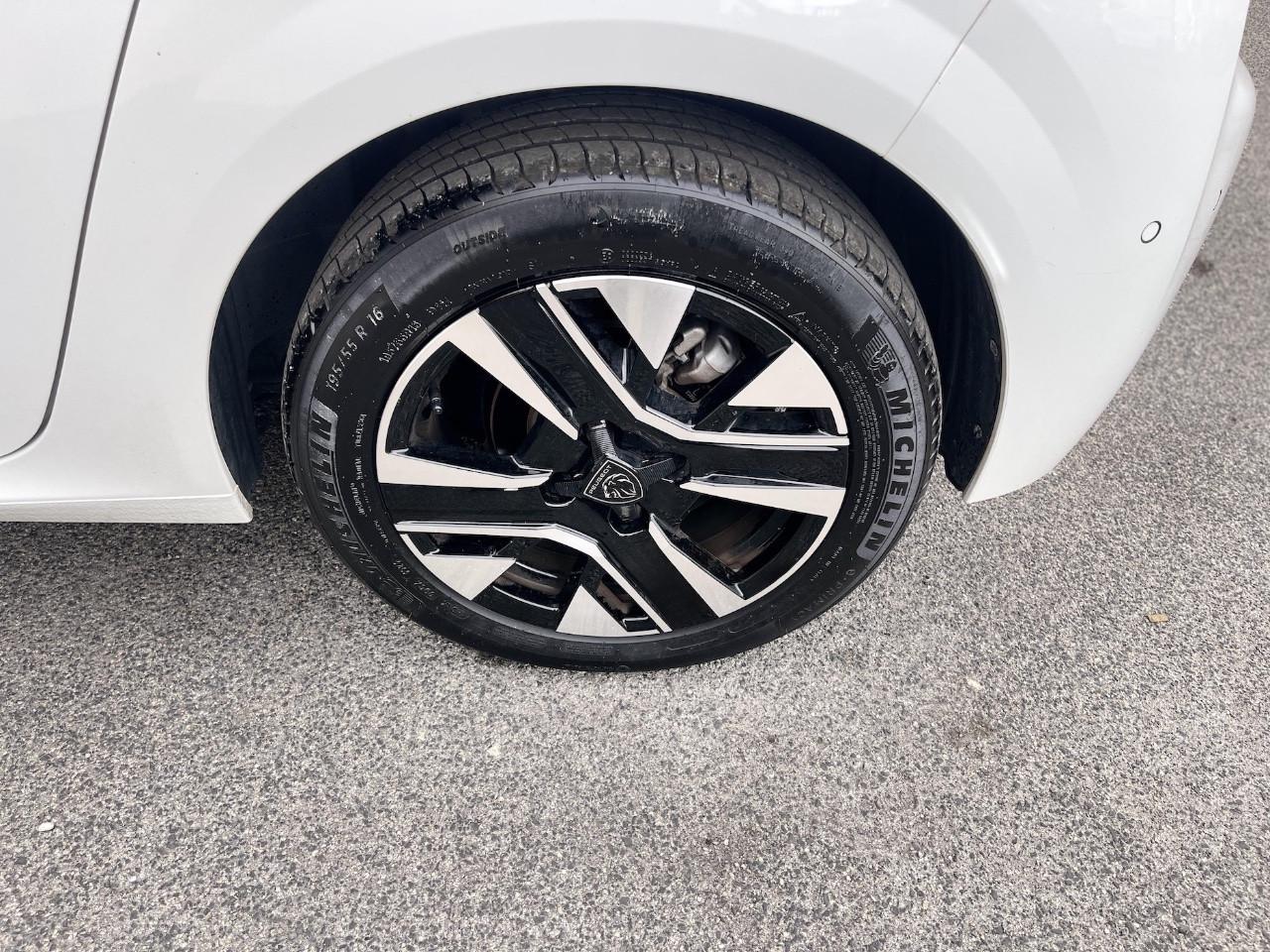Peugeot 208 1.2 Benzina 100CV E6 - 2024