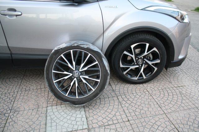 TOYOTA C-HR 1.8 Hybrid E-CVT Trend