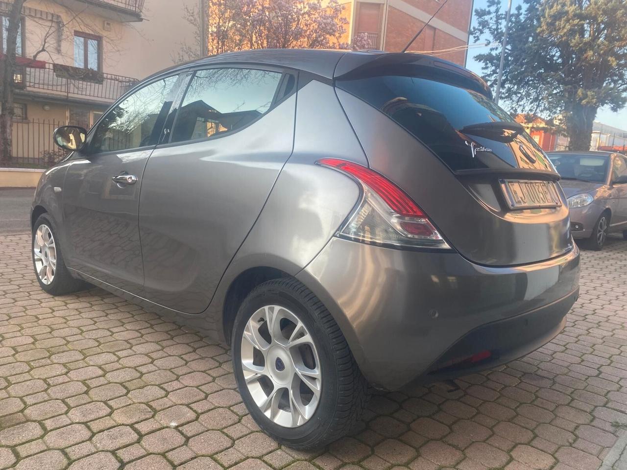 Lancia Ypsilon 0.9 TwinAir 85 CV 120.000KM