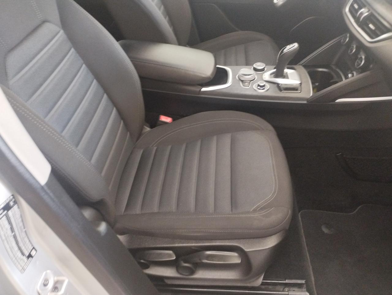 Alfa Romeo Stelvio 2.2 Turbodiesel 160 CV AT8 RWD Business