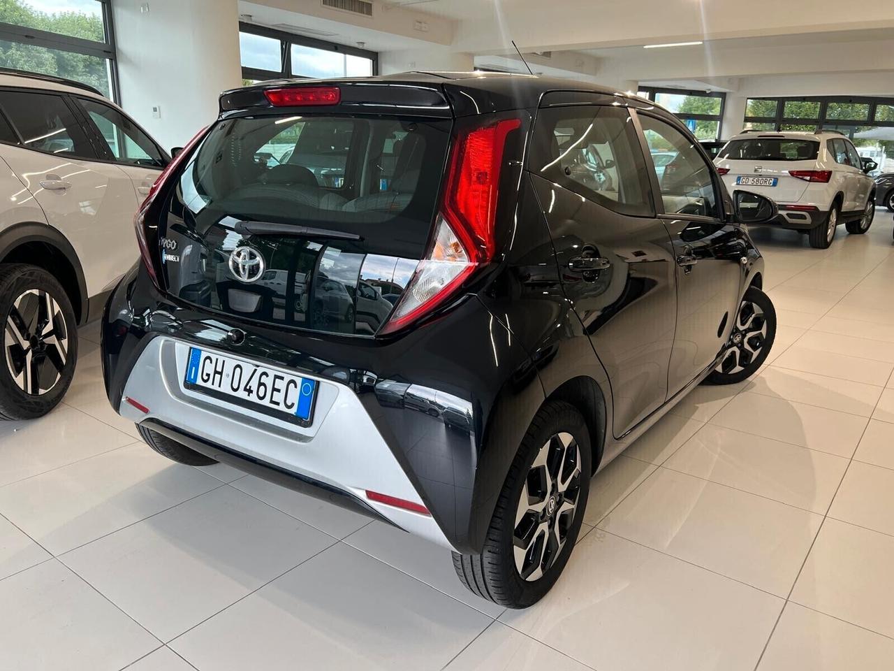 Toyota Aygo Connect 1.0 VVT-i 72 CV 5 porte x-play