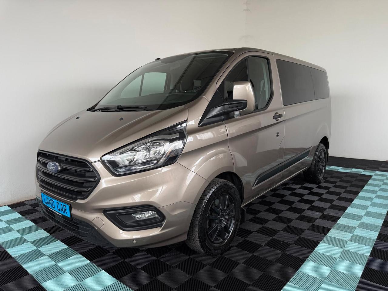 Ford Tourneo Custom 310 2.0 TDCi 130CV PC Titanium 9 POSTI
