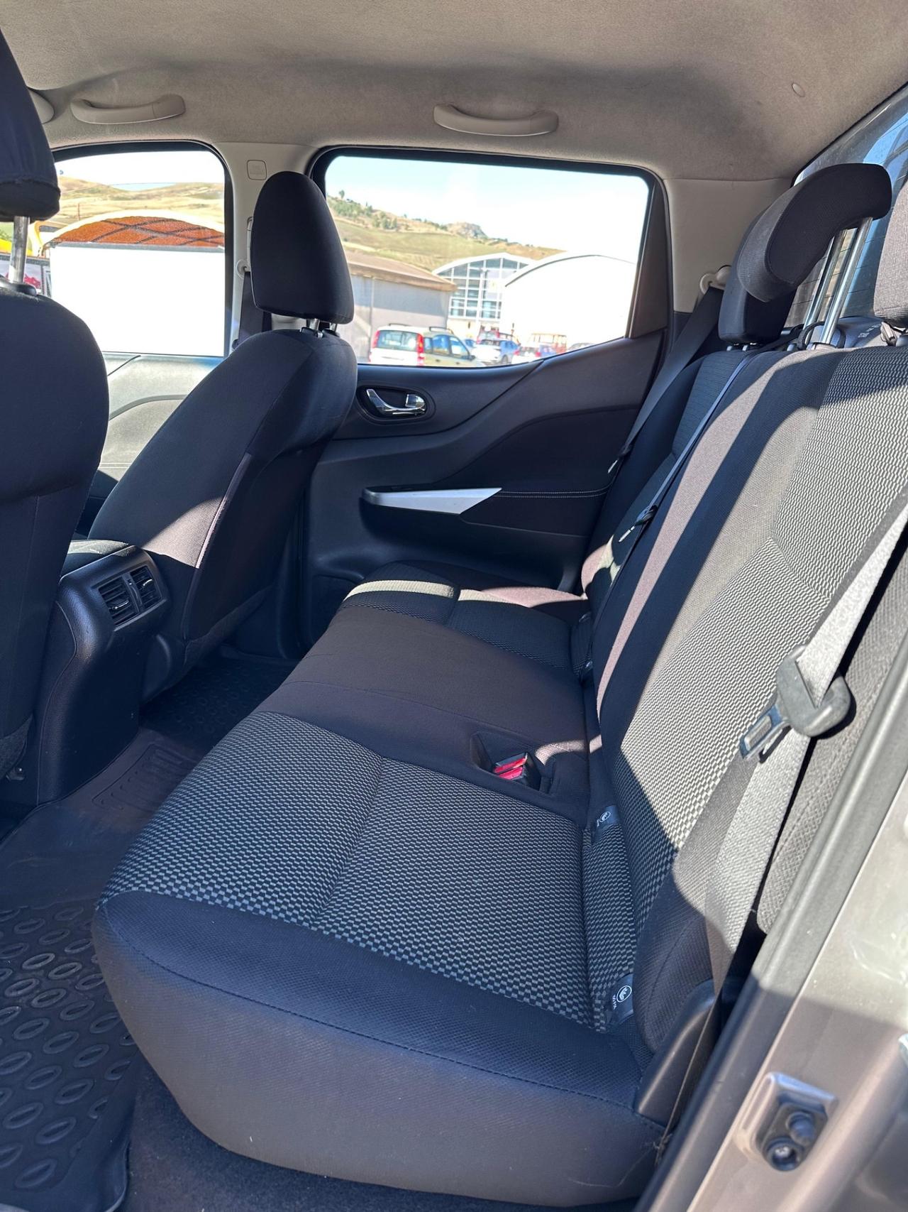 Nissan Navara 2.3 dCi 4WD King Cab Acenta