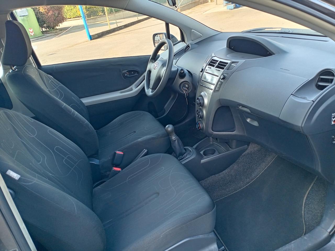 Toyota Yaris 1.0 3 porte