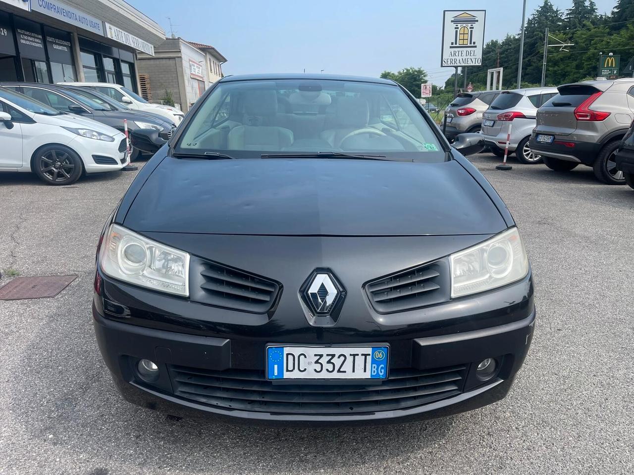 Renault Megane Mégane C-C 1.9 dCi/130CV Luxe