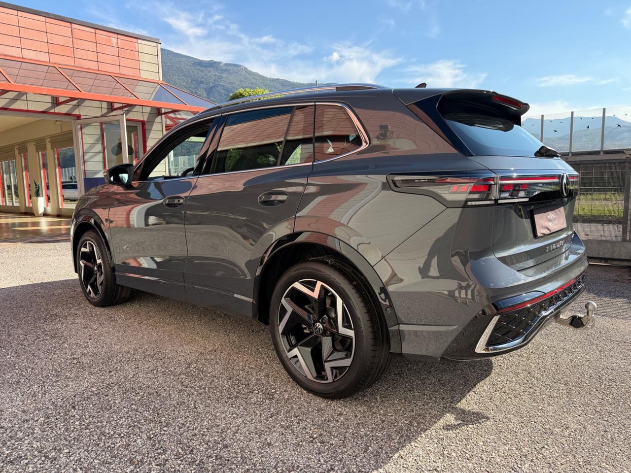 Volkswagen Tiguan new 150 CV DSG R-Line GANCIO TRAINO