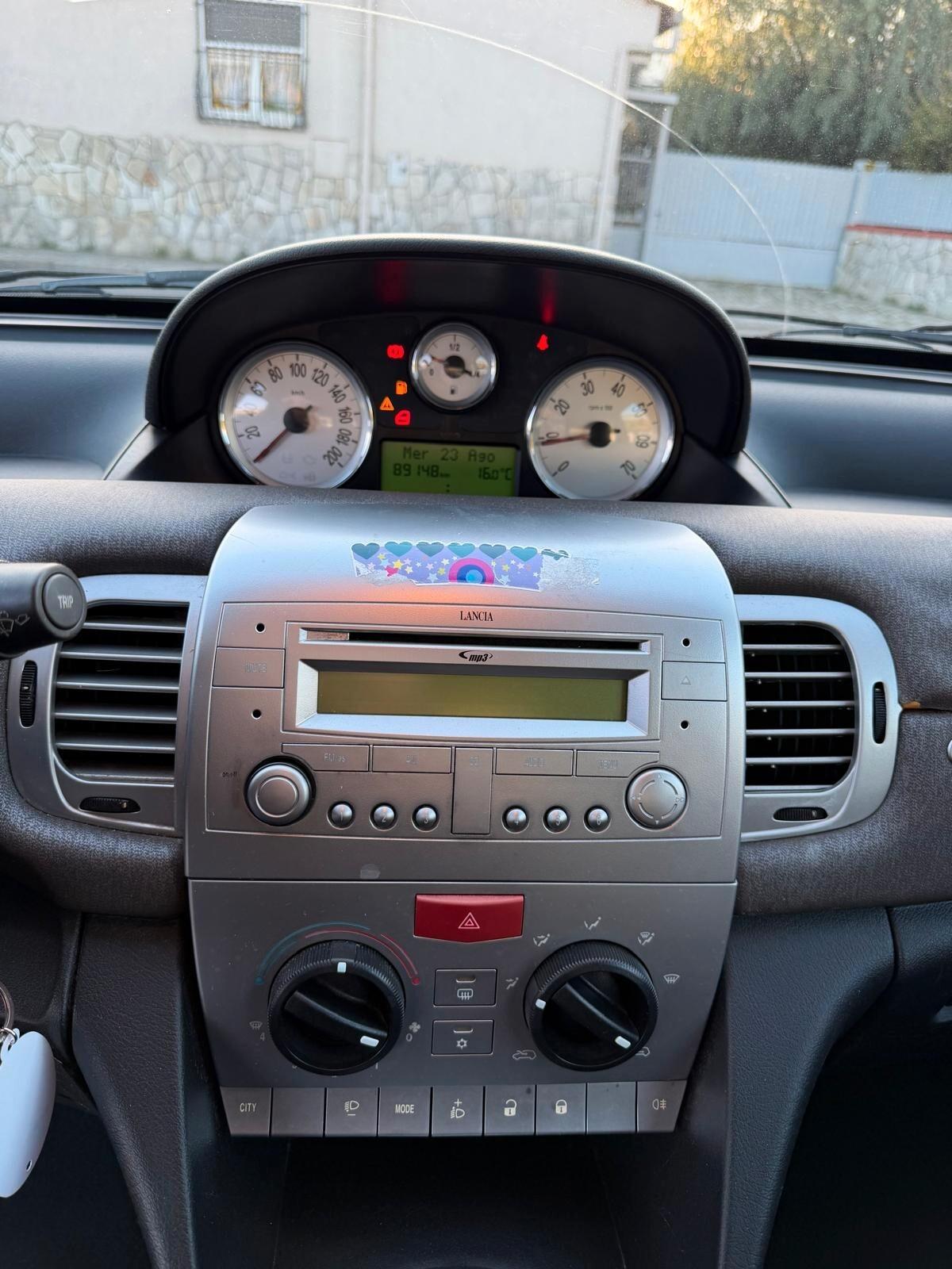 Lancia Ypsilon 1.2 Platino-10/2009