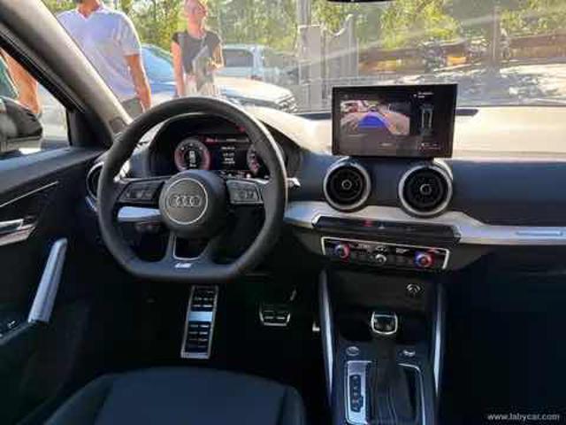AUDI Q2 35 TDI S tronic Identity Black