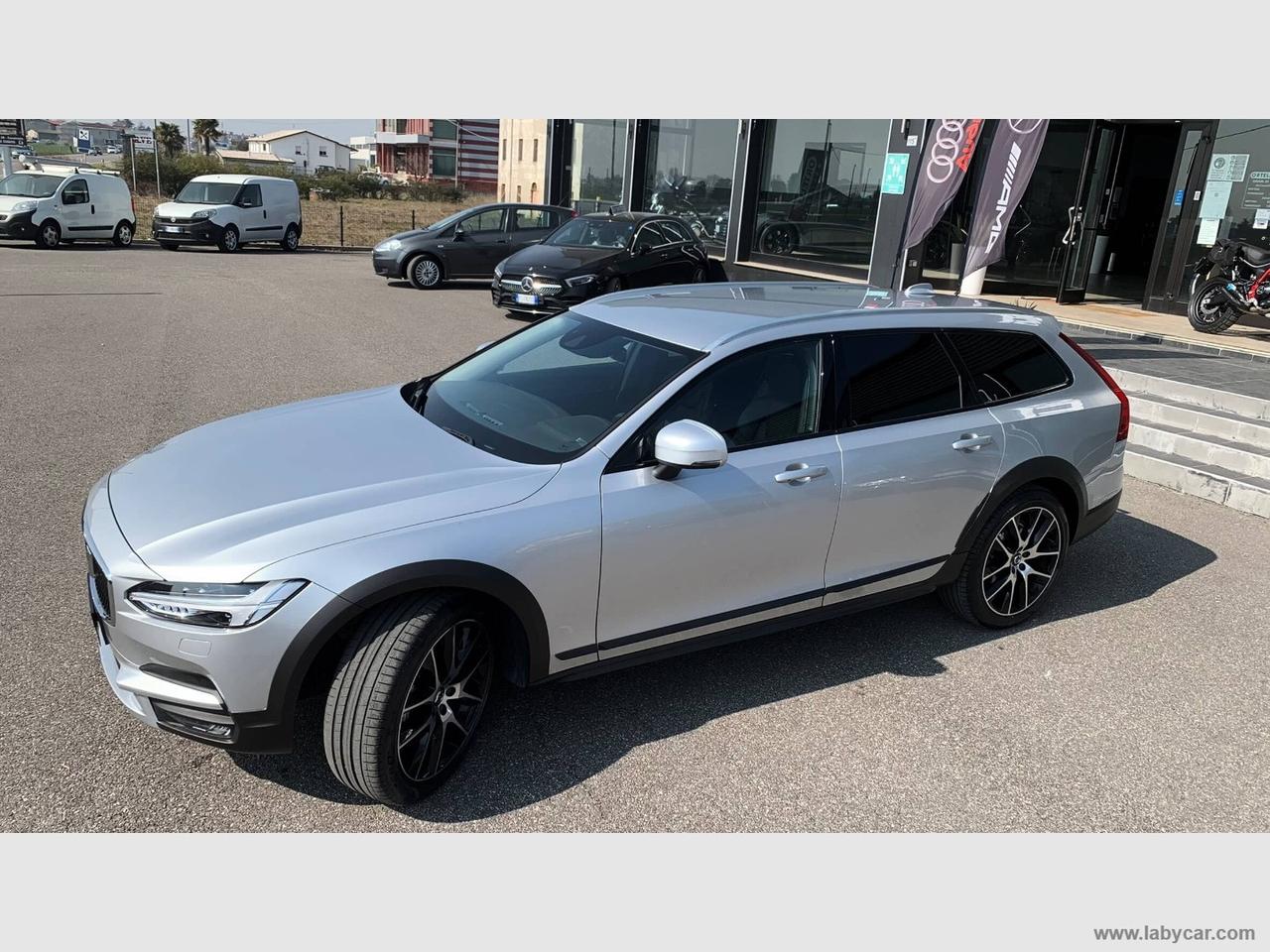 VOLVO V90 Cross Country D4 AWD Geartronic Pro GANCIO TRAINO I.V.A.