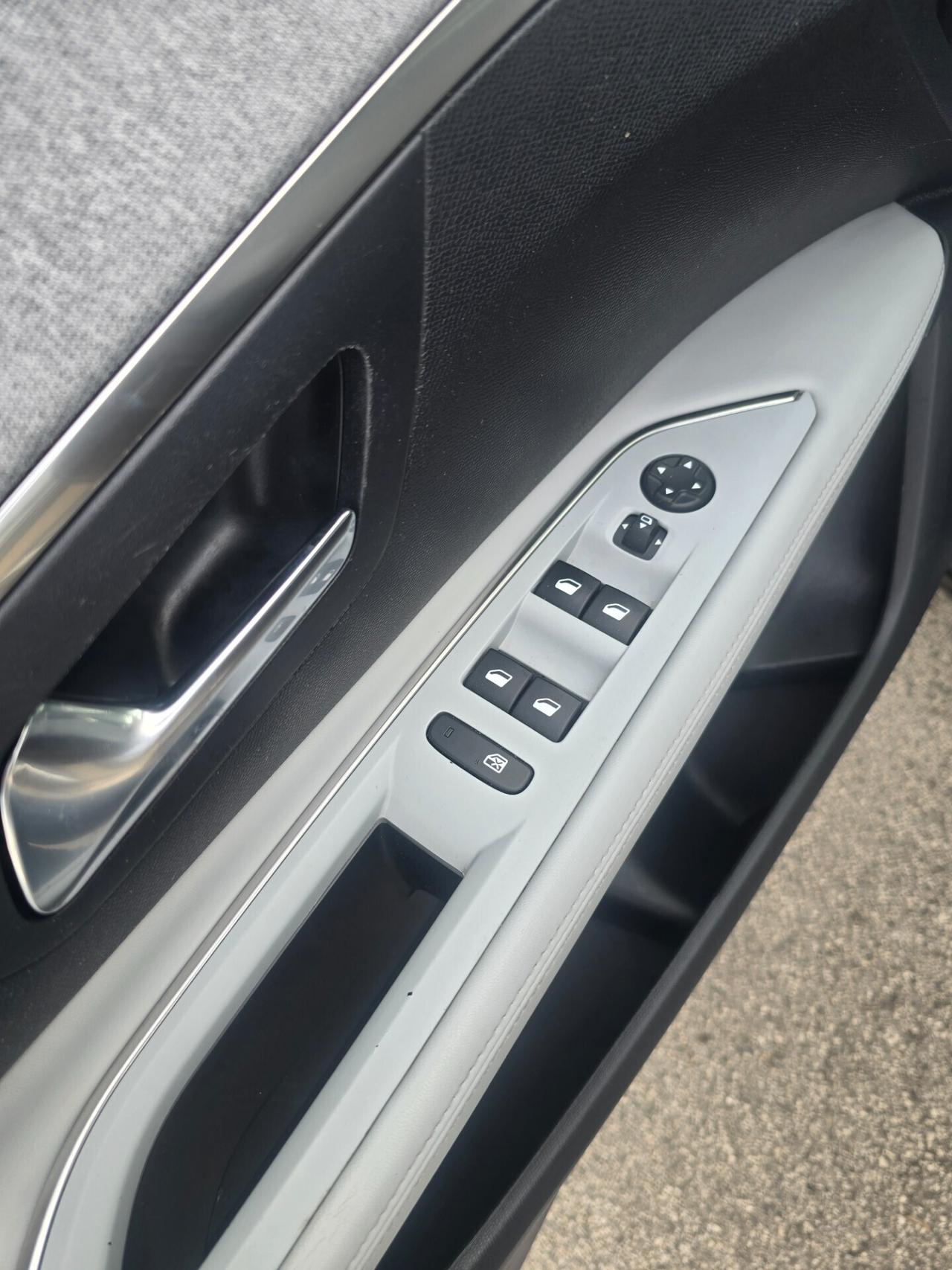 Peugeot 3008 BlueHDi 130 S&S Allure