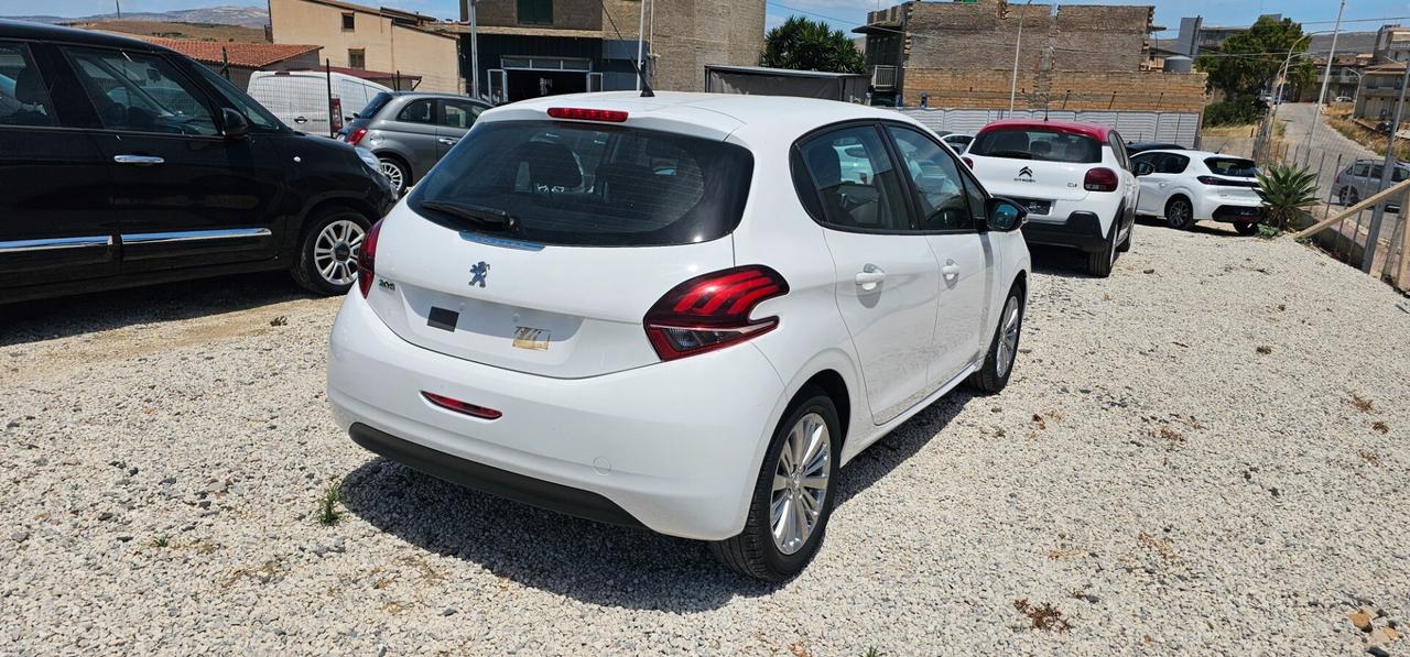Peugeot 208 PureTech 82 5 porte Allure