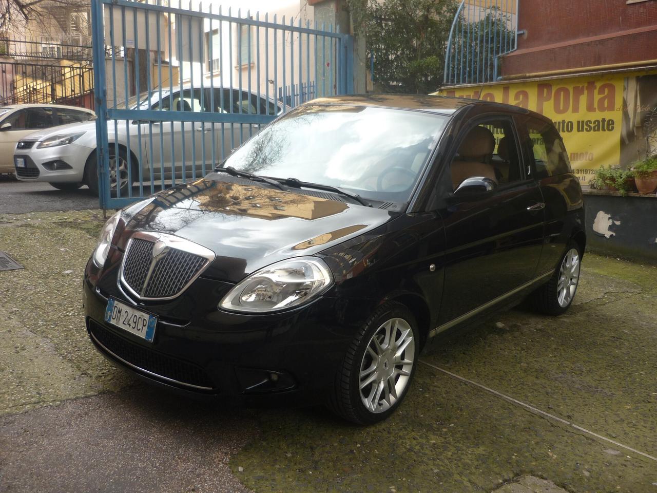 Lancia Ypsilon 1.4 16V Oro Giallo