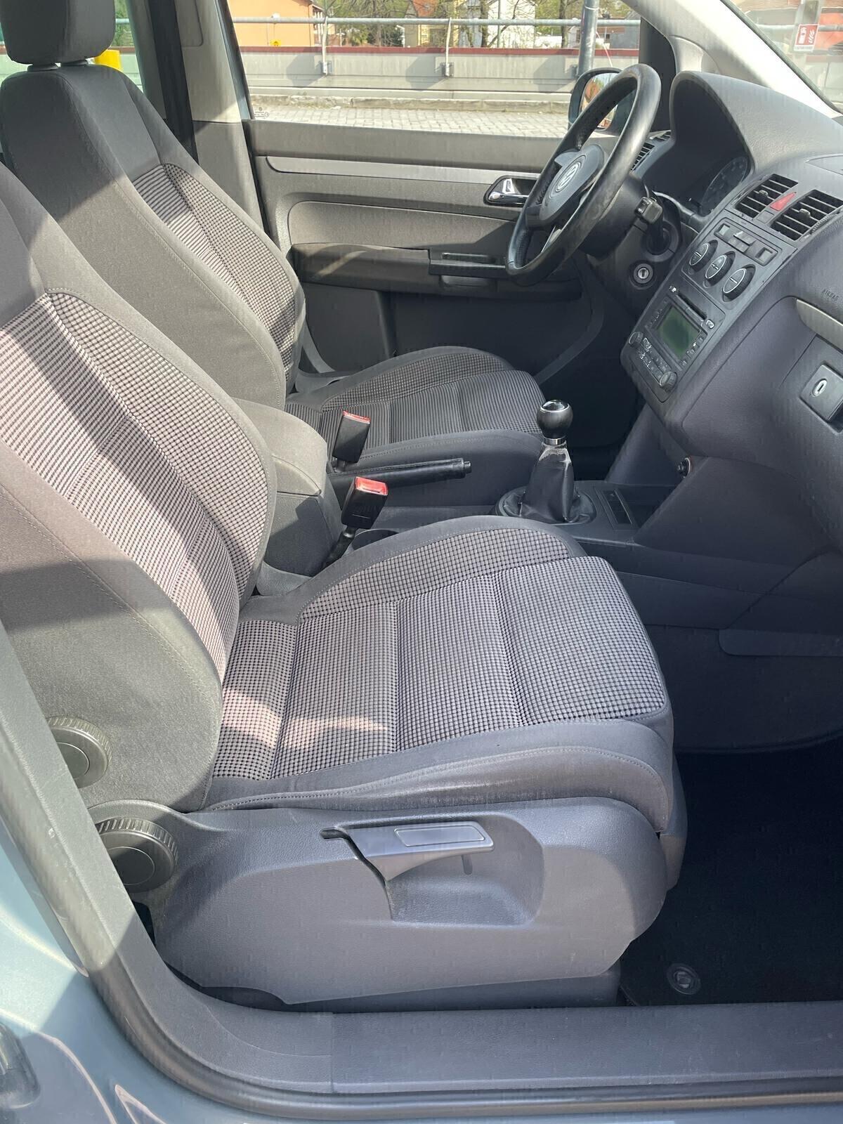 Volkswagen Touran 1.6 16V FSI Highline UNI.PRO 12 MESI GARANZIA