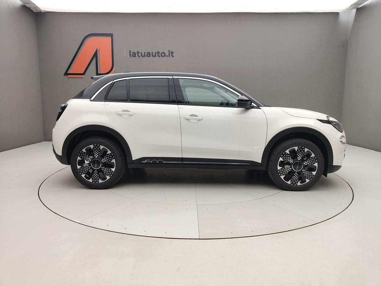 FIAT 600 IV 2023 1.2 MHEV 110CV DCT LA PRIMA