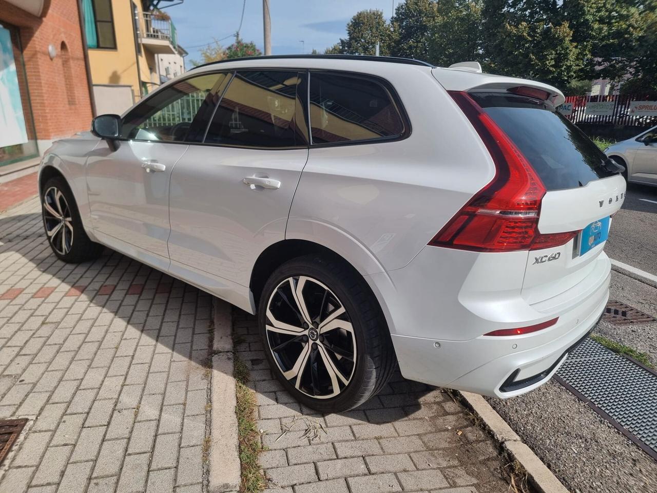 Volvo XC 60 XC60 B4 (d) AWD automatico Ultimate Dark
