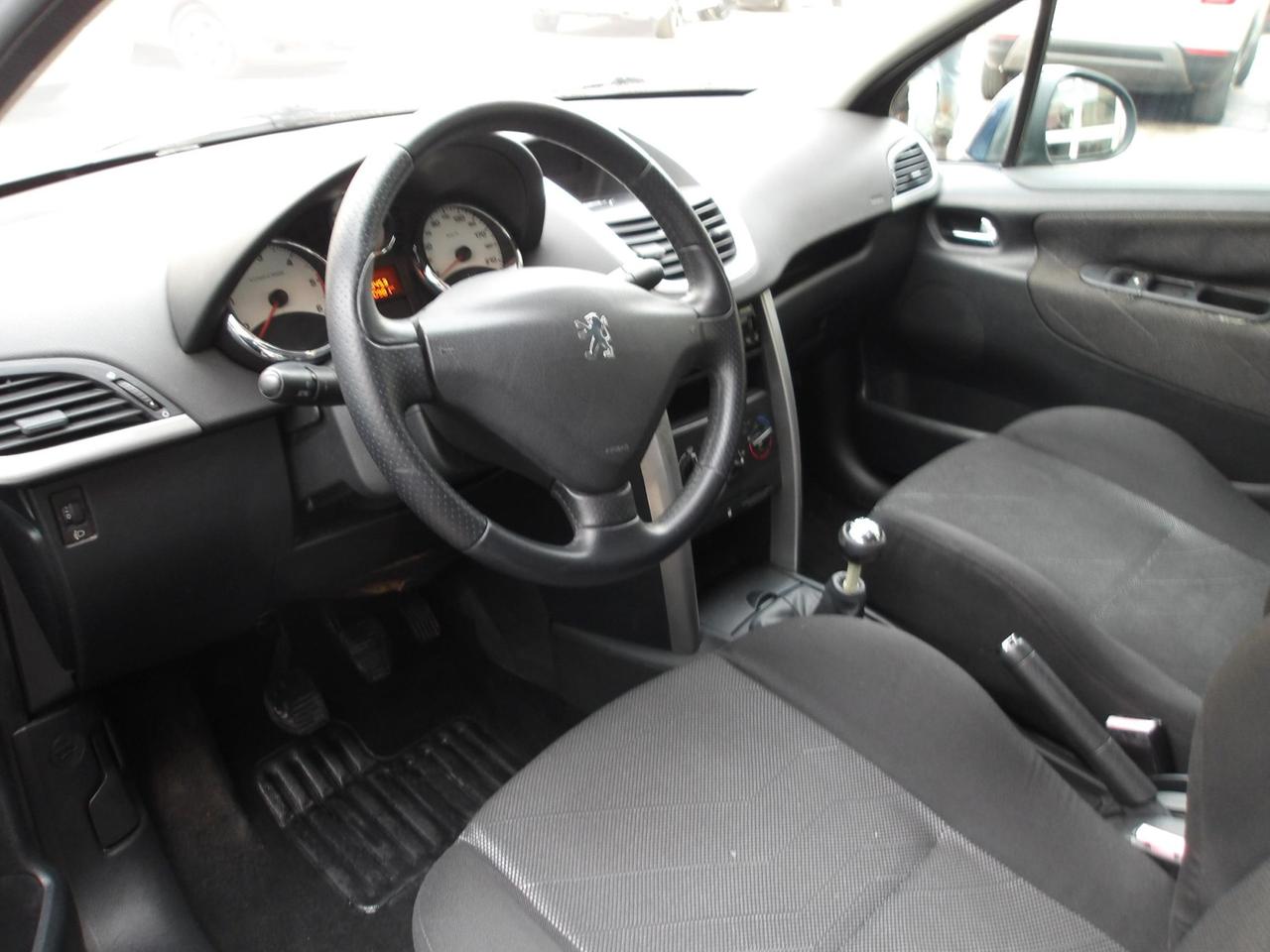 Peugeot 207 5 Porte 207 5p 1.6 hdi 16v XS