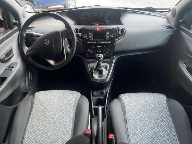 Lancia Ypsilon 1.0 FireFly 5 porte S&S Hybrid Ecochic Gold