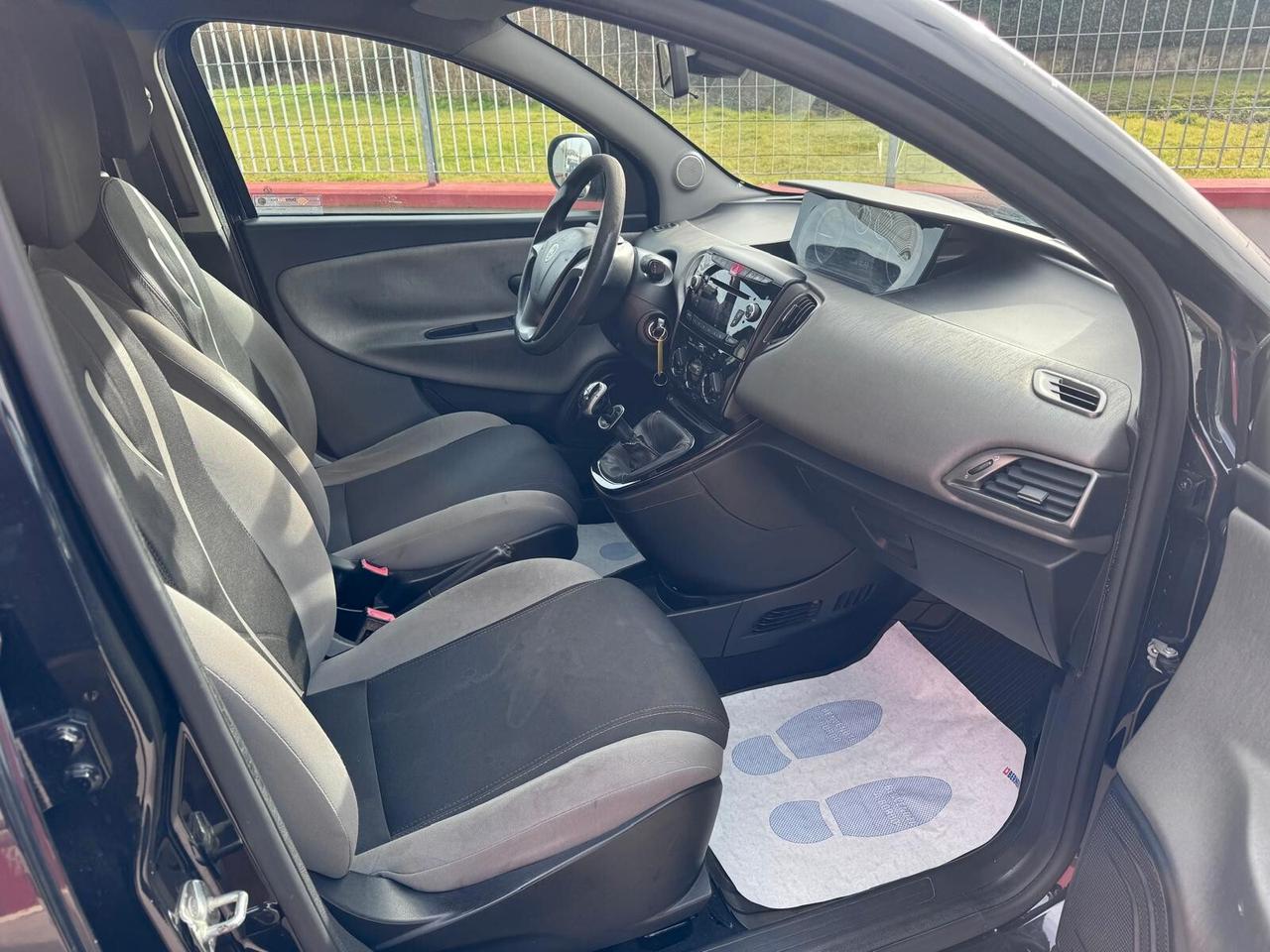 Lancia Ypsilon 0.9 TwinAir 85 CV 5 porte Metano Ecochic Gold