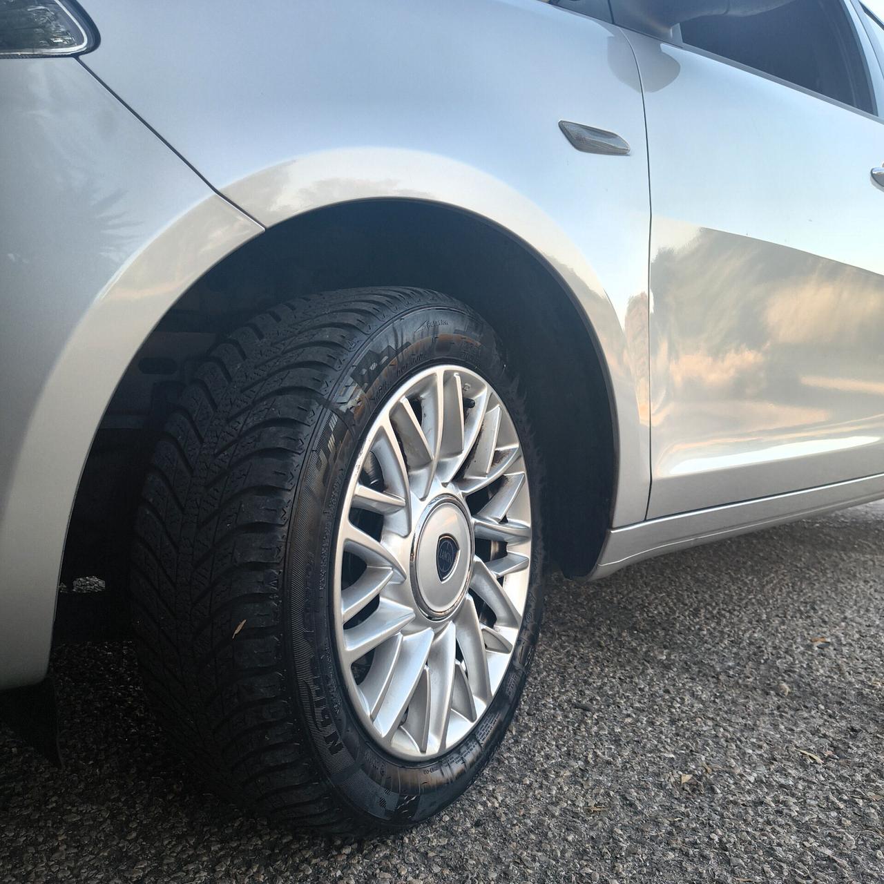 Lancia Ypsilon 1.2 8v 69 Cv Gold - UNIPROPRIETARIO -
