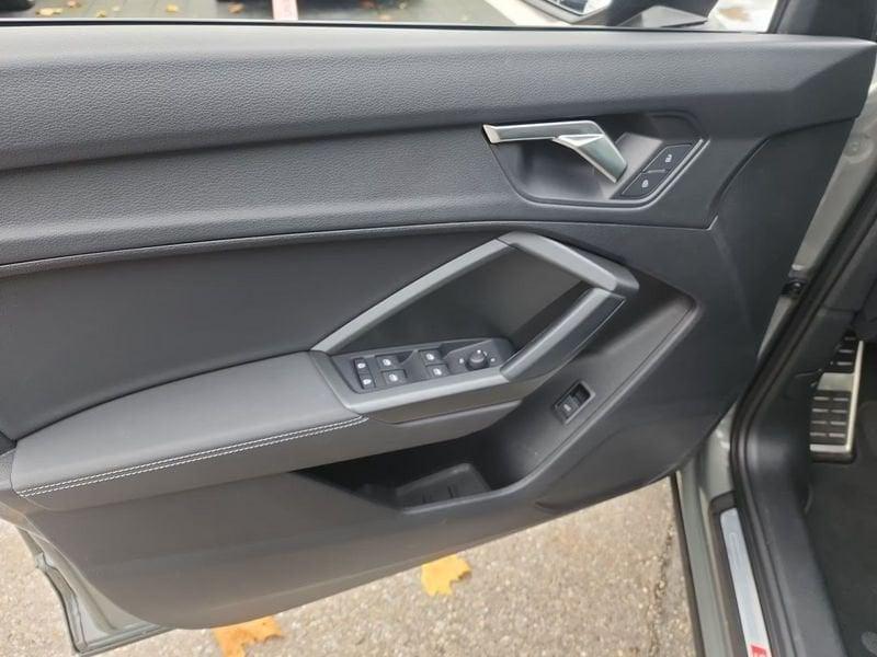 Audi Q3 Q3 35 TDI S tronic S line edition Matrix Led ACC Black Pack Gancio