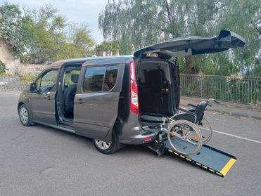 Ford Tourneo Connect Pianale ribassato con rampa disabili in carrozzina