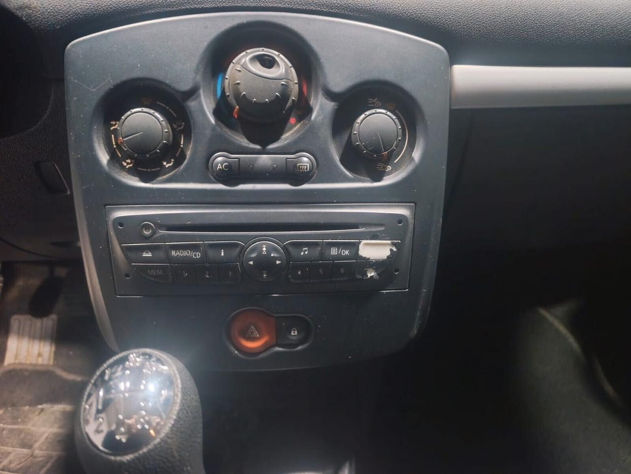 Renault Clio del 2009 benzina 80.000 km