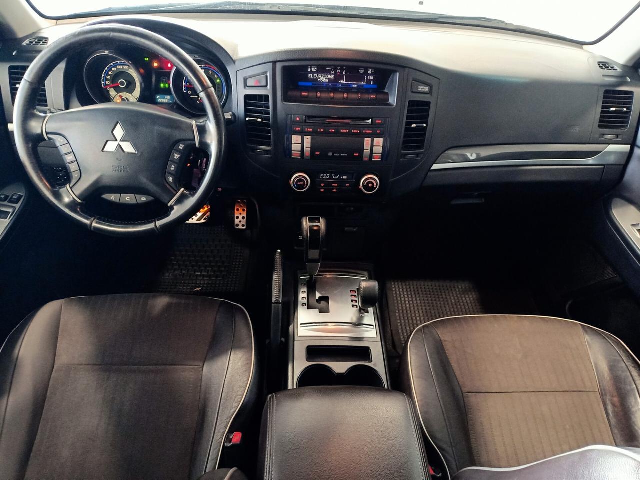 Mitsubishi Pajero Pajero 3.2 cr Instyle 200cv 3p auto*