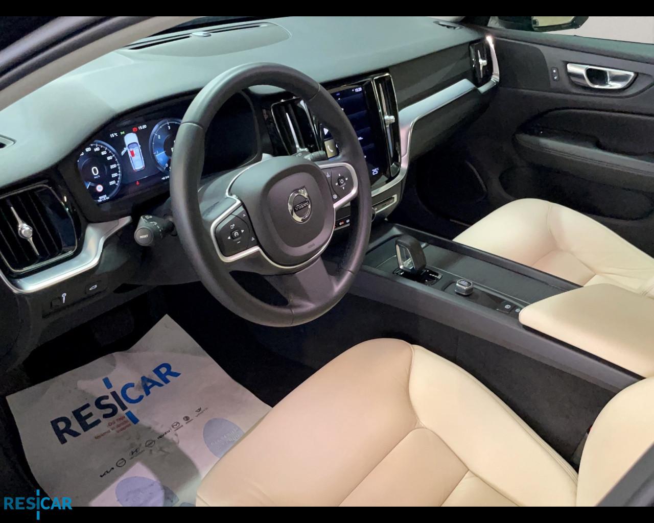 VOLVO V60 II 2019 V60 2.0 b4 Momentum Business Pro auto