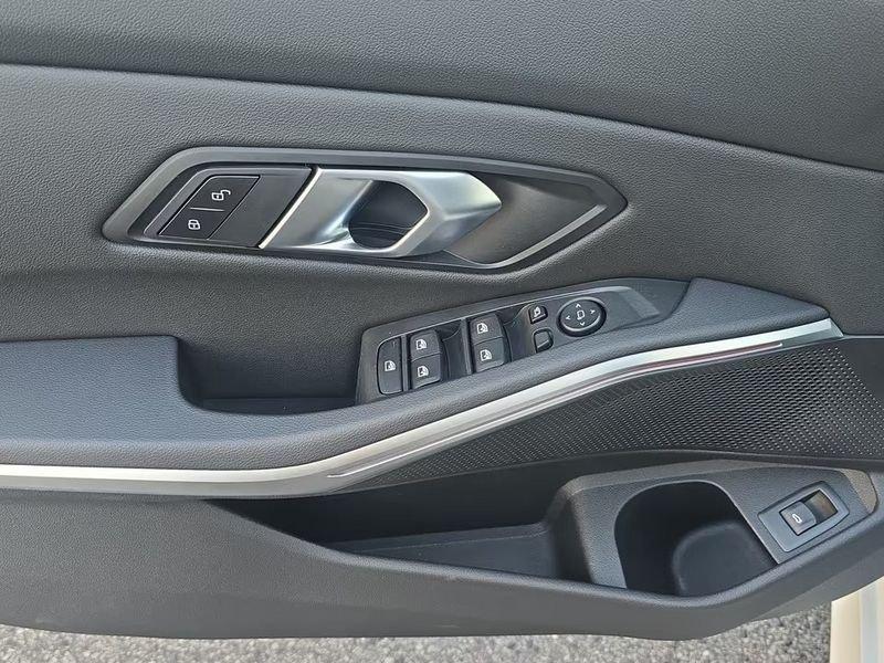 BMW Serie 3 318d 48V MSport Touring auto Camera Live Cockpit 18"