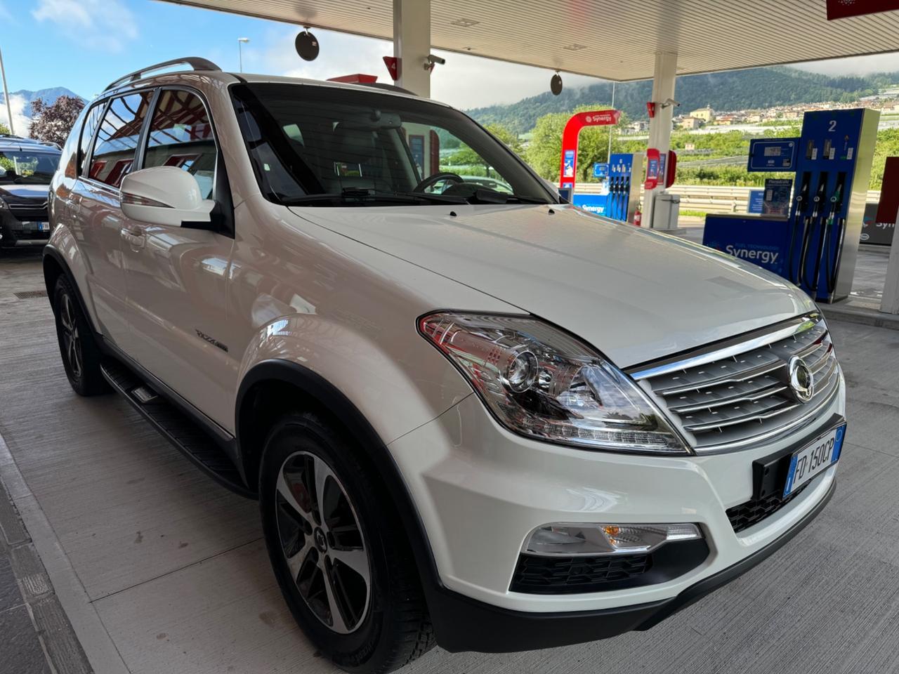 Ssangyong Rexton W 2.2 Diesel 4WD A/T Top Pelle Nera