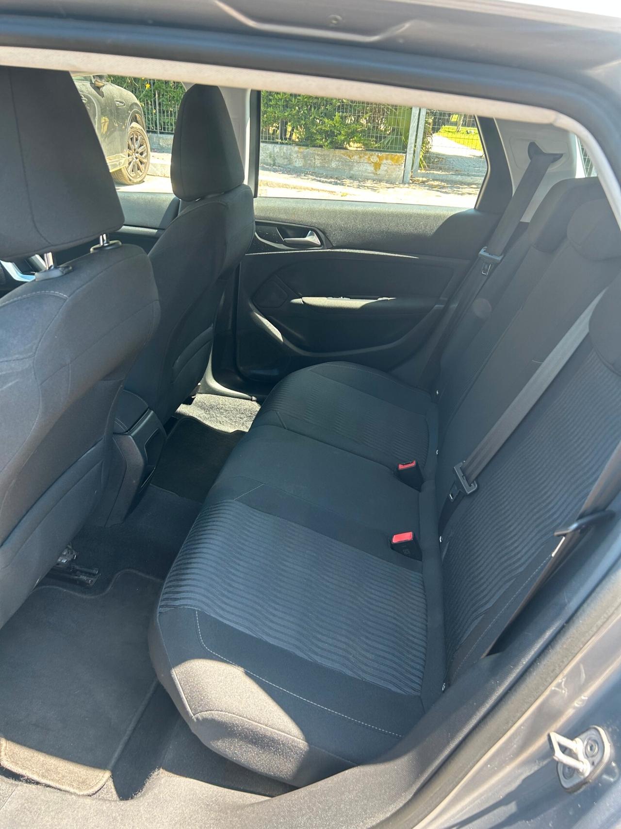 Peugeot 308 BlueHDi 100 S&S Business